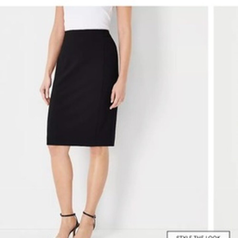 Ann Taylor Women's Black Skirt